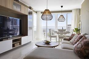 Central Apartment With Seaview Terrace and Pool