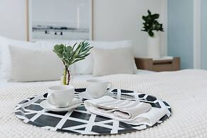 Aquabelle Six - the Perfect Rye Couples Retreat