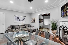427 NE 107th Studio 6BR 3BA 7 Beds Pool Parking 2 Kitchen