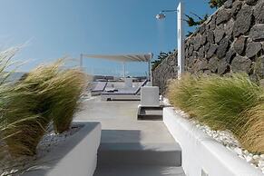 Hemera Holiday Home Villa on Santorini