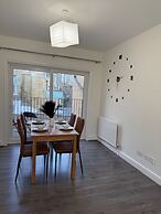 2bed Apartment-sleeps 4, Pets Ok & Balcony