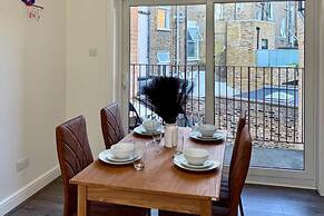 2bed Apartment-sleeps 4, Pets Ok & Balcony