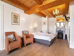 Authentic Apartment Near Schagen