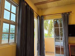 Breeze Haven Surf Retreat