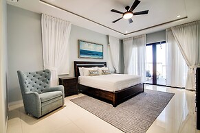 Luxury Oceanfront Villa Fully Staffed