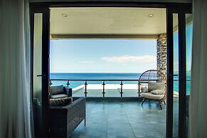 Luxury Oceanfront Villa Fully Staffed