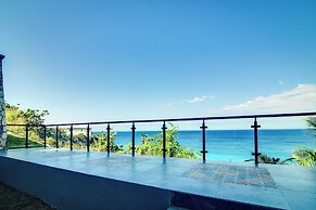 Luxury Oceanfront Villa Fully Staffed
