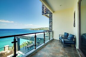 Luxury Oceanfront Villa Fully Staffed