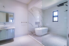 Luxury Oceanfront Villa Fully Staffed