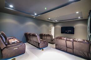 Luxury Oceanfront Villa Fully Staffed
