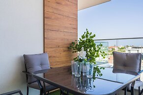 Doria 2-Bedroom Apartment & Balcony in Larnaca