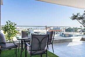 Doria 2-Bedroom Apartment & Balcony in Larnaca