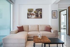 Doria 2-Bedroom Apartment & Balcony in Larnaca