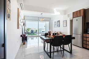 Doria 2-Bedroom Apartment & Balcony in Larnaca