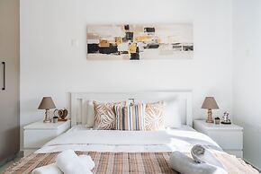 Doria 2-Bedroom Apartment & Balcony in Larnaca