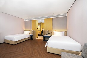 Crowne Plaza Weihai Binhai by IHG