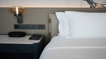 Crowne Plaza Weihai Binhai by IHG