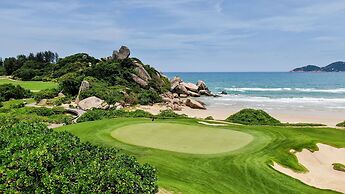 Holiday Inn Resort Wanning Shenzhou Peninsula by IHG