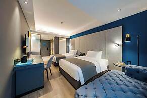 Shanghai Lujiazui BaBaiBan LANOU Hotel