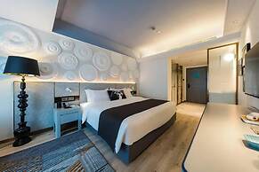 Shanghai Lujiazui BaBaiBan LANOU Hotel