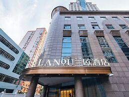 Shanghai Lujiazui BaBaiBan LANOU Hotel