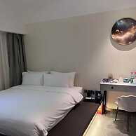 Shanghai Lujiazui BaBaiBan LANOU Hotel