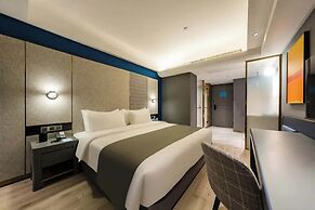 Shanghai Lujiazui BaBaiBan LANOU Hotel
