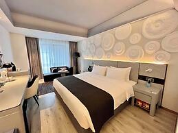 Shanghai Lujiazui BaBaiBan LANOU Hotel