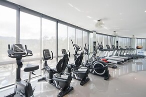 1BR Suite with Rooftop Pool C223