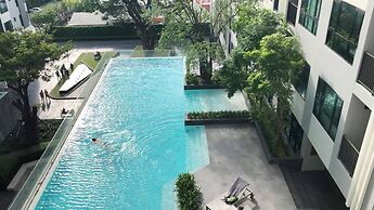Great Location With Infinity Pool -central Pattaya