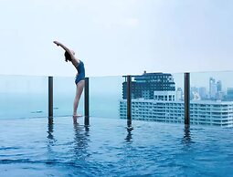 Central Pattaya - Infinity Pool Condo Pattaya View