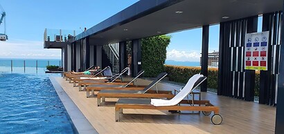 Central Pattaya Condo High Floor With A View