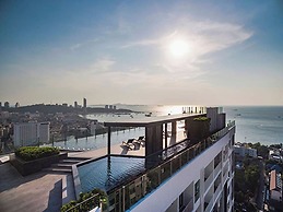 Central Pattaya Condo High Floor With A View