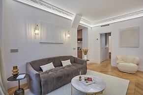 Superb AC Apartment Roosevelt Saint Honore