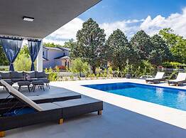 Villa Pool House Fancy