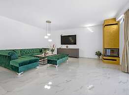 Villa Pool House Fancy