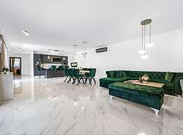 Villa Pool House Fancy