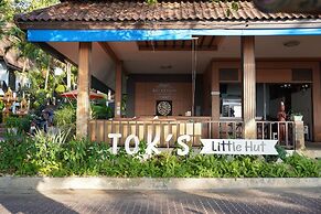 Tok Little Hut