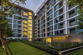 New Condo Near Beach Prime Location C228