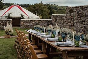 Holwell Farmhouse