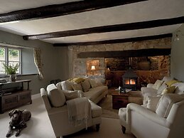 Holwell Farmhouse