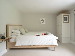 Holwell Farmhouse