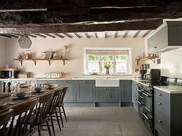 Holwell Farmhouse
