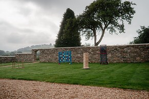 Holwell Farmhouse