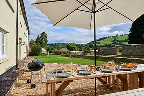 Holwell Farmhouse