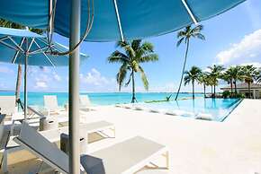 Two Bedroom Cable Beach Condo With Patio