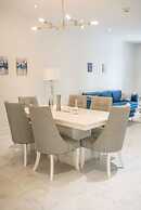 Two Bedroom Cable Beach Condo With Patio