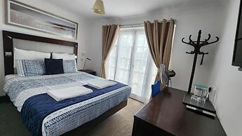 Gatwick Castle B&B