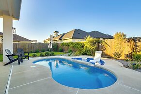Private Pool & Gym! Winter Escape Near South Padre