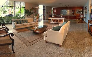 Tarik Fontes Plaza Hotel